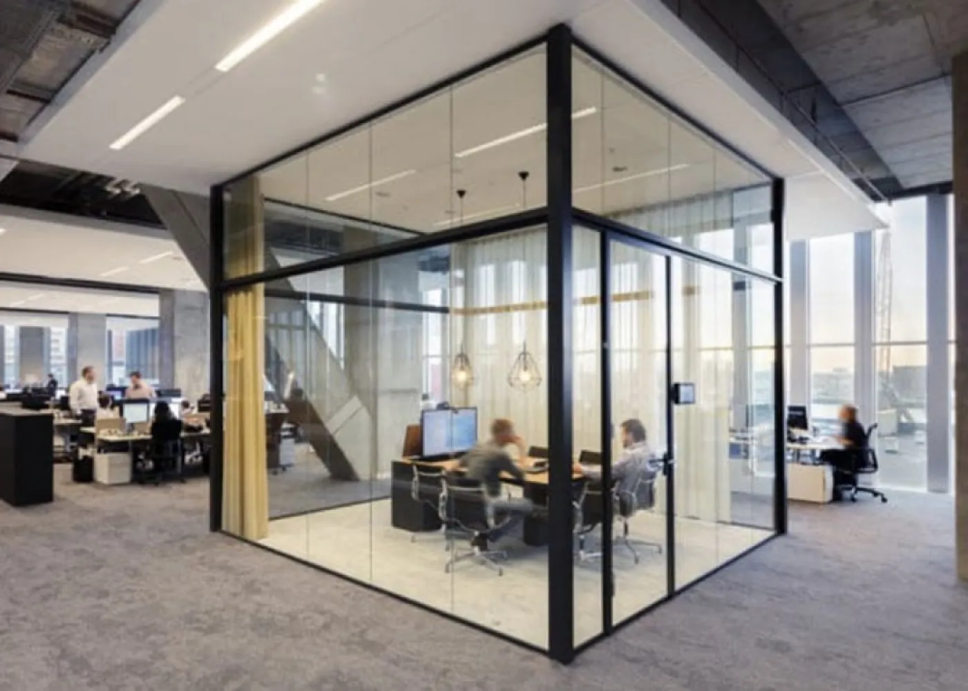 Şehrin Gürültüsünü Dışarıda Bırakın: Akustik Cam ve PVC Çözümleri